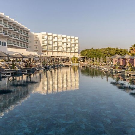 Cali Resort & Spa Designed For Adults By Louis Hotels Пея Екстериор снимка