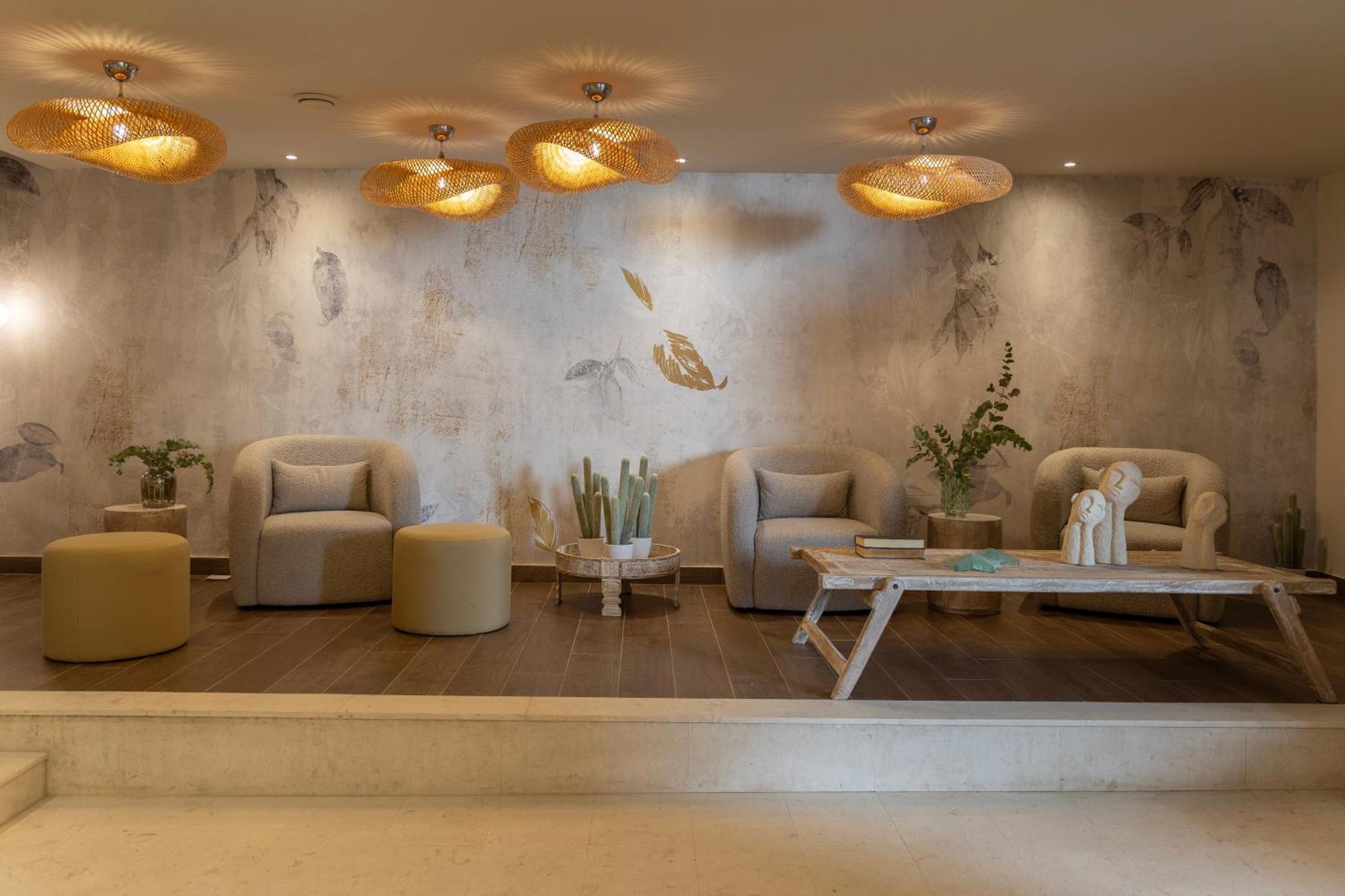Cali Resort & Spa Designed For Adults By Louis Hotels Пея Екстериор снимка