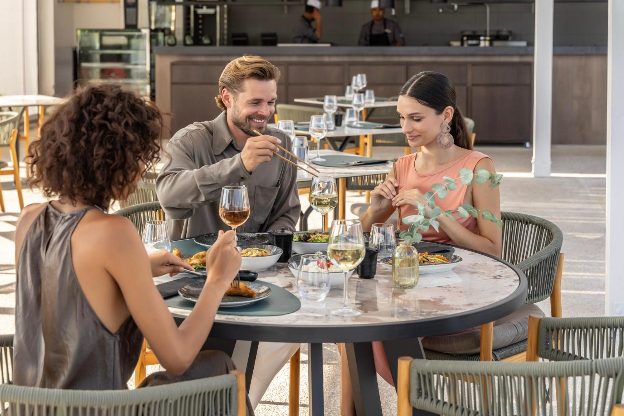 Cali Resort & Spa Designed For Adults By Louis Hotels Пея Екстериор снимка